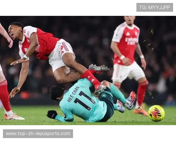 英超裁判争议不断，影响比赛结果，英超裁判主队